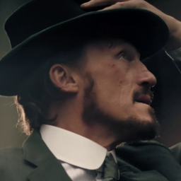 Pugilist. Doctor. Mostly in that order. Lives alone, save for me trusty automaton. Steampunk RP 18+