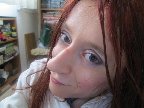 Sono Ilaria, ho 27 anni e sono nata con Osteogenesi imperfetta ^_^ Prima di tutto niente domande stupide. Sono qui per esprimere i miei pensieri! Ciao ^_^