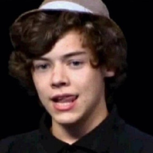 here u go pal now youre one step closer to your goal please follow me on @rxinyziam i follow back fan accounts