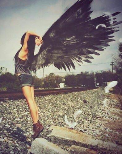 Im a half vampire and half demon| Im looking for a dark angel that can please me|