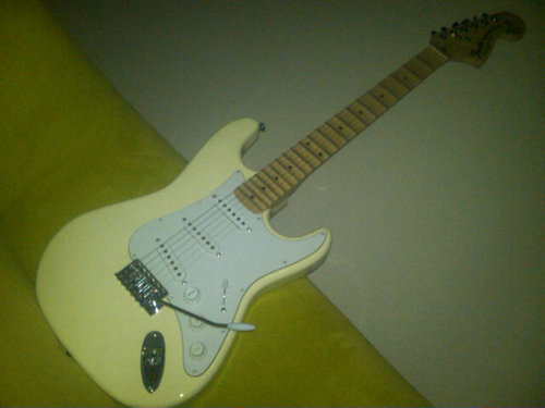 Gie_Strat's profile picture. Penikmat dan pemain musik