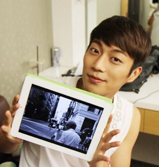 สวัสดีคร้าบบบบ~ ผมเป็นบิวตี้ [แฟนบอยนะ] เมนลุง เป็นแฟนบอยลุง ฮ่าาๆๆ / เล่นไม่ค่อยเป็นนะครับ ฟอลมาคุยกันได้ครับ :-)