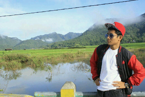 Saya seorang yg memiliki kpribadian yang baik. Pin: 305bbd64.