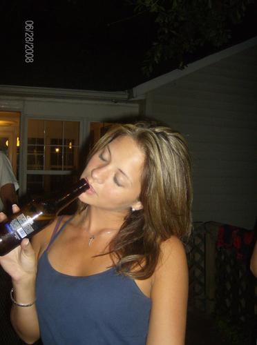 Michell78491636's profile picture. hmmm ... earning ehile studying ...