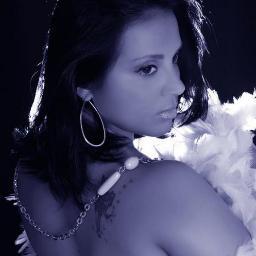 Sou amiga,mulher,companheira e adoro minha família!!!
