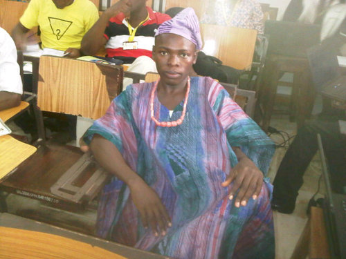 T'eba tiri mi ke dobale... Just a litu bit of respect n we're one, there aint much abt me.