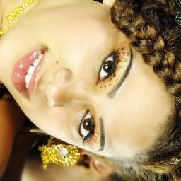 ♥~~Alexes~~♥ ima mixed chick ♥ down to earth ♥ loves to sing ♥ model ♥ act.♥ Stays true/100 at all times. ♥ def. gonna b the best mom eva [A'ziyah]