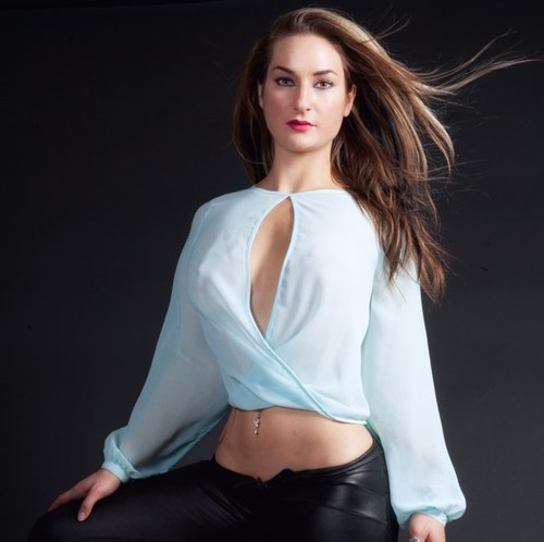 Maxim Magazine CoverGirl 2020 Competitor voting Link Below ;)