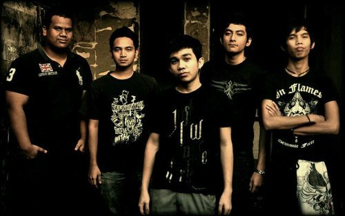 7th Stage Below is a Deathcore band from Taman Melawati, Kuala Lumpur , Malaysia consist of 5 piece @AzlanWan , @FariqNasaruddin , @TariqSixth , Aqeel , Epul