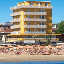 HotelCarnaby's profile picture. La vacanza all’ Hotel Carnaby  è una vacanza in prima fila!