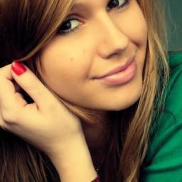 Annalovesgood's profile picture. 