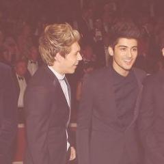 This is a free follow account. You don't have to follow. Go follow @imallyoursmalik She follows back, just ask! :)