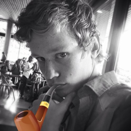 ik ben jarno en twitter nutteloze digen dus volg mij xd