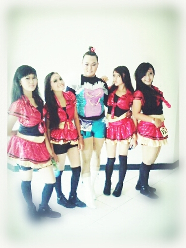 we dancing for my life :*:* |CSDcrew|cp: 0896012147 or follow @dianfitriya |manager: @agus_