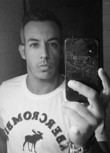 TanausuFM's profile picture. 🇮🇨100% Puro Gofio 👨‍🎓Licenciado en ADE. 😜Un día sin sonreír es un día perdido. Yo no he perdido ningún día. 😄 Aquí solo se permite buen rollito.