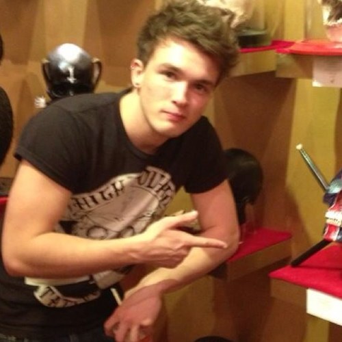 I love my girlfriend Cora. @osculatelouis. Baby. You're my everything.