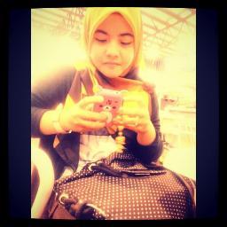 Hello ! Hello ! Hello ! Follow Me :D Tweet Tweet XOXO :)
