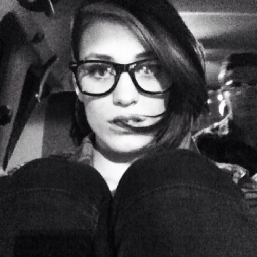 carlyyrenee's profile picture. 