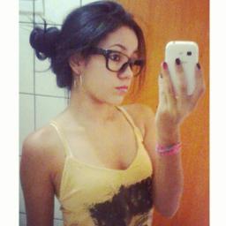 Diih_pompilio's profile picture. 17 - Pirada - Muito ciumenta - Amorosa - Familia - Apelido: Diih' - Chocolate - Pisciana -Rir á toa -Linkin Park , Evanescence , Nickblack, 3 Door Down .