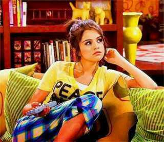 SELENA GOMEZ COME AND GET IT