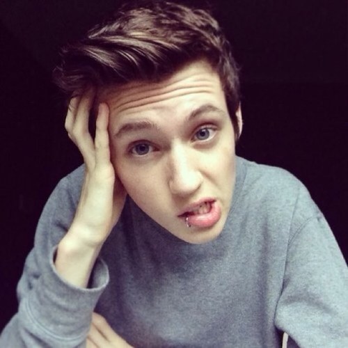 Free follow from @fanboy_1d_  Follow me I will follow you back :)