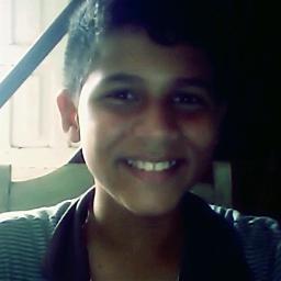 estudante, 13, batera, tbm curto de violão!
ousado e alegre!