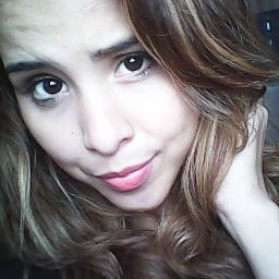 Sou meiga e doce com quem eu amo, me importo com aqueles que estão perto de mim, gosto de aventuras e experimentar tudo o que eh novo.