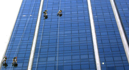 Instala Midia instalaçao de outdoor, Alpinismo Industrial,Envelopamento Automotivo,