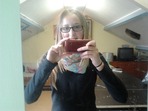 my bestt: @JeCutie_xx @JessiebffFleur @FleurloveJessie @xxNoahtjee @_lovemelissaxx_ love hun|| @JeCutie_xx is me koekiemonsterr xd