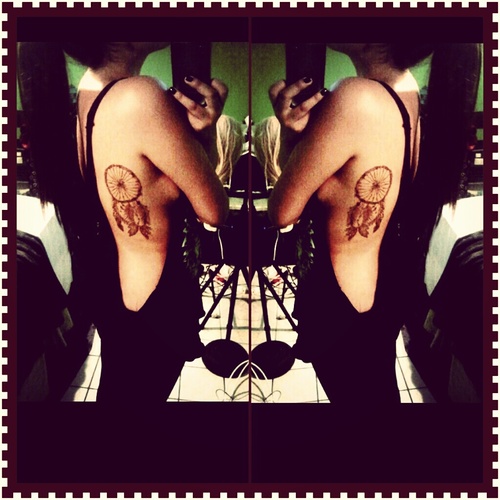 Cosmetologist Professional Makeup Artist Business women Free Lance makeup artist IG @xochilpintor follow my photos :)
