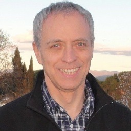 62 anys. Executiu de multinacional. Humanista. Implicat per una classe mitjana amb criteri i per una política basada en els valors. Un petit granet de sorra.