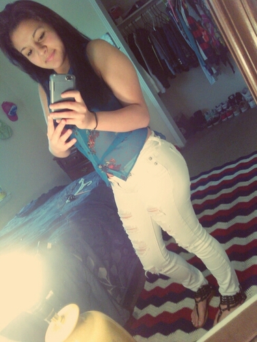 I KilL pride , I hurt feelings . Click clack bang bang , Im in da murda business , so TrilL . So watch yoo self Hoe ! _ Follow me , I follow back x3