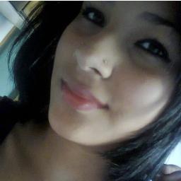 sou akela q vc nunka vai entender mais q sempre vai estar ao seu lado,akela q msm triste esta feliz!!!menina meiga carinhoza e simpatica ...