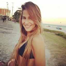 Alice: DEFENSORA, PROTETORA.
Isso é uma forma de viver: Defender os nossos direitos e Proteger aquilo que nos faz bem :D
http://t.co/JKepBb0PBk