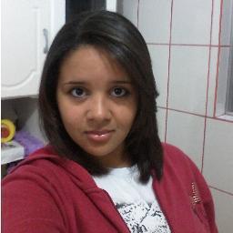 ser feliz é o que mais importa pra mim, minha familia e minhas amizades (:
