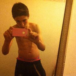 follow me i follow back.