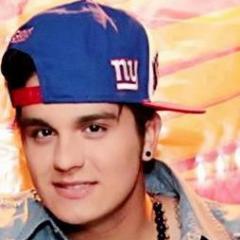 Eu conheço todos seus defeitos, mas por serem seus, pra mim são qualidades @luansantana