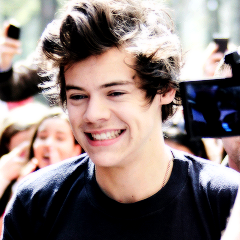 'ti voglio tanto bene sorriso'
come andare a dormire felice. -luigi
account limit di @Harry_Faschion