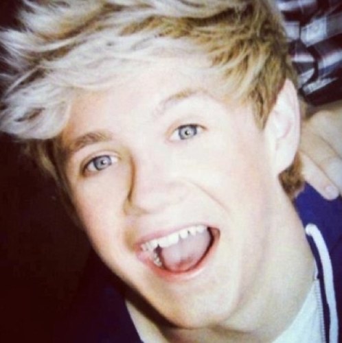 You want a follow and you know itt ((GO FOLLOW @IMREYSHELTHE2ND))