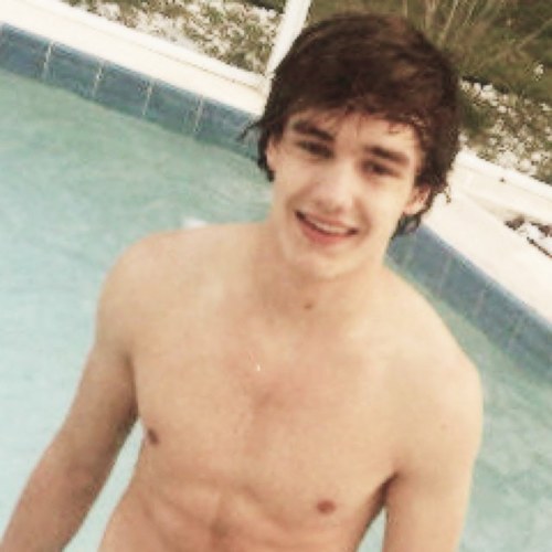 phonypayne's profile picture. Congratulations, you just found a literate Liam Payne fake.