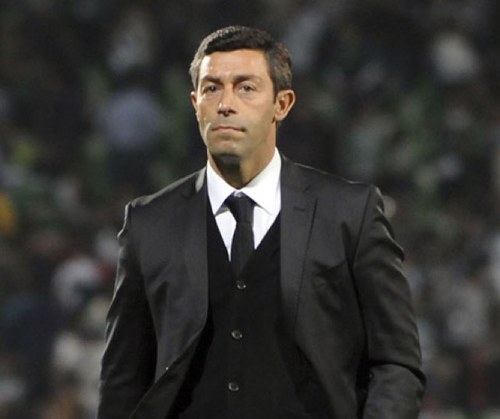 (PARODIA) Portero fracasado, Discipulo de Mourinho, DT certiicado por Uefa, Eu falo português, como francescinha e bebo vinho du Porto