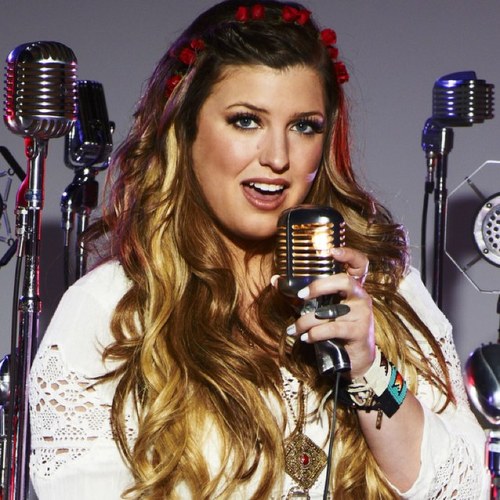 We love Sarah Simmons! #teamsarah / Sarah followed on 5/27/13 /
Sarah's twitter: @SarahSimMusic