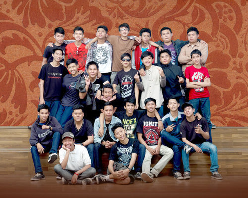 In Warbies We Are Same |come join with us !