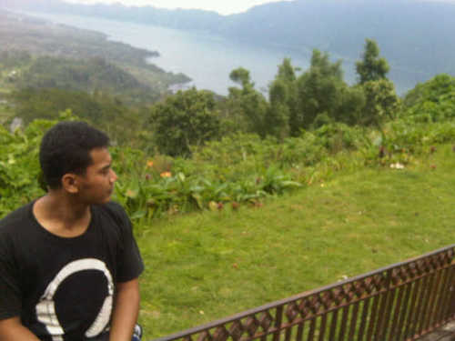 DannyCompass's profile picture. Silent :)