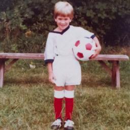 palomint's profile picture. Semi-retired semi-professional entertainer. Danced on Broadway. Building a trampoline room. I enjoy ultimate frisbee, my family, and various other nerdly things