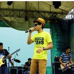 pop rock band.

members :
Atta : Vox
Zaki : Guitar
Boy : Buzz
Gatem : Drum
