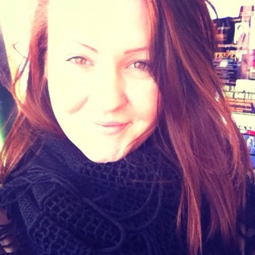 Pakhomova_Lena's profile picture. 