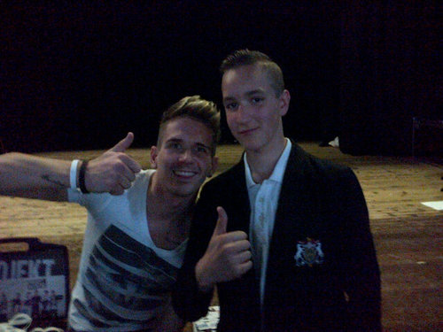 sanderson042298's profile picture. I'm 15  years old i like to play football i support Manchester united add me on facebook. Follow me and I'll follow back :)