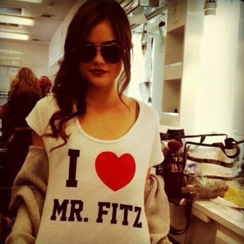 I'm Aria Montgomery An Artsy and edgy girl Dealing with some secrets and more discoveries My life isn't as easy as it may seem [Single/Looking for an Ezra] |BS|