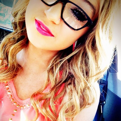 bonjoursaraaold's profile picture. FOLLOW MY NEW TWITTER @bonjourfrecks